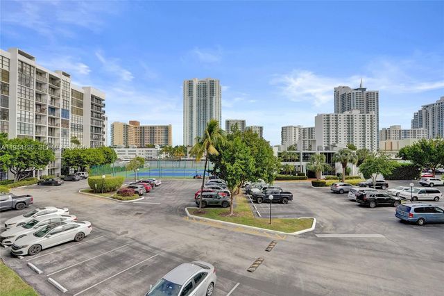 1000 Parkview Dr 330, Hallandale Beach, FL 33009