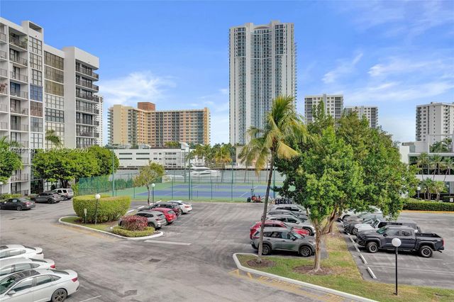 1000 Parkview Dr 330, Hallandale Beach, FL 33009