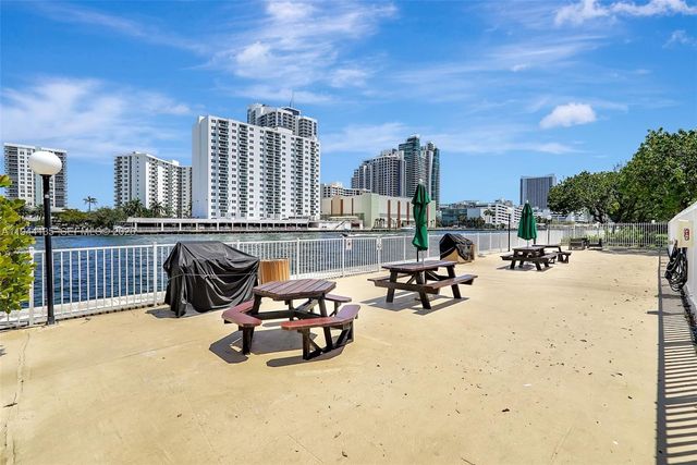 1000 Parkview Dr 330, Hallandale Beach, FL 33009