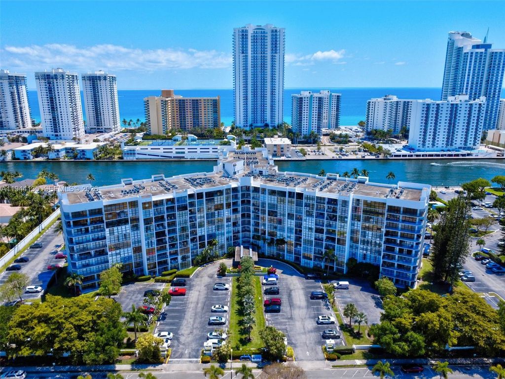 1000 Parkview Dr 330, Hallandale Beach, FL 33009