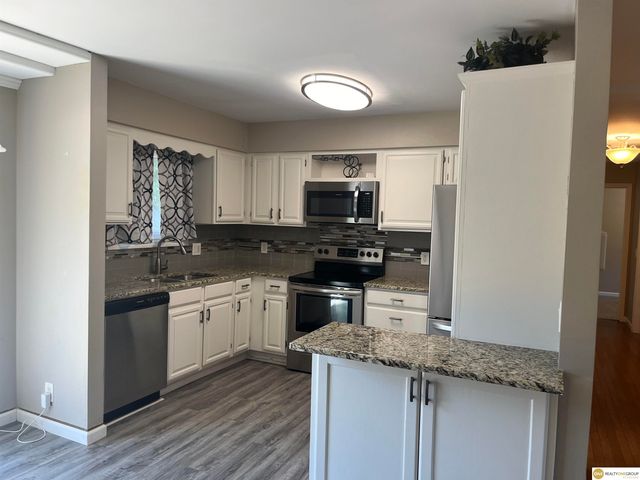 7201 S 148 Street, Omaha, NE 68136