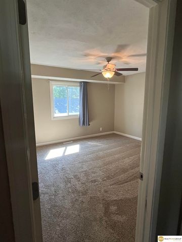 7201 S 148 Street, Omaha, NE 68136