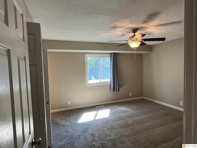 7201 S 148 Street, Omaha, NE 68136