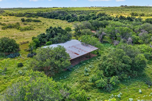457 County Road 410, Stockdale, TX 78160