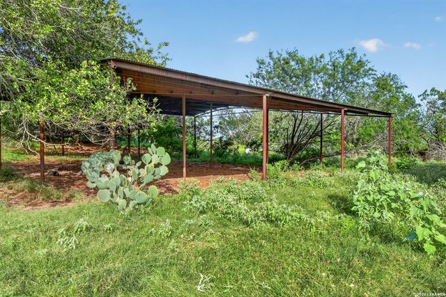 457 County Road 410, Stockdale, TX 78160