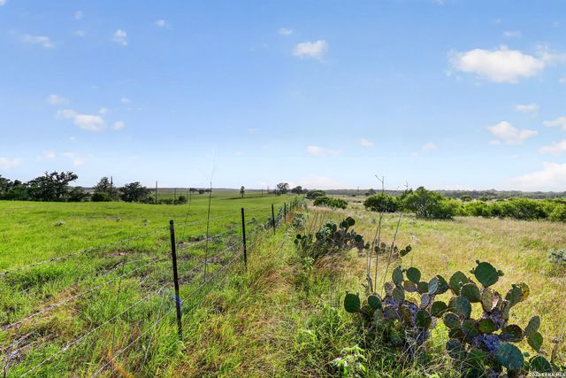 457 County Road 410, Stockdale, TX 78160