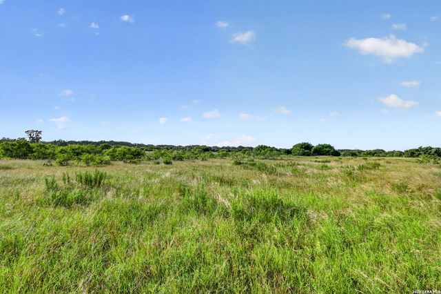 457 County Road 410, Stockdale, TX 78160
