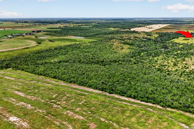 457 County Road 410, Stockdale, TX 78160