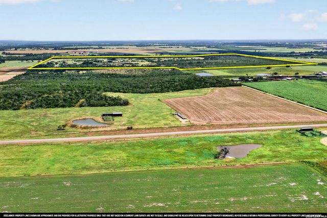 457 County Road 410, Stockdale, TX 78160