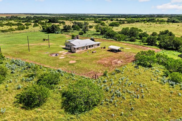 457 County Road 410, Stockdale, TX 78160