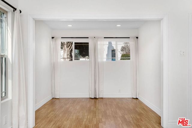 6110 N De Longpre Avenue, Los Angeles, CA 90028