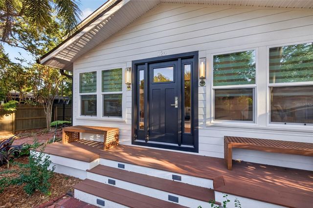 124 19TH AVENUE N, St Petersburg, FL 33704