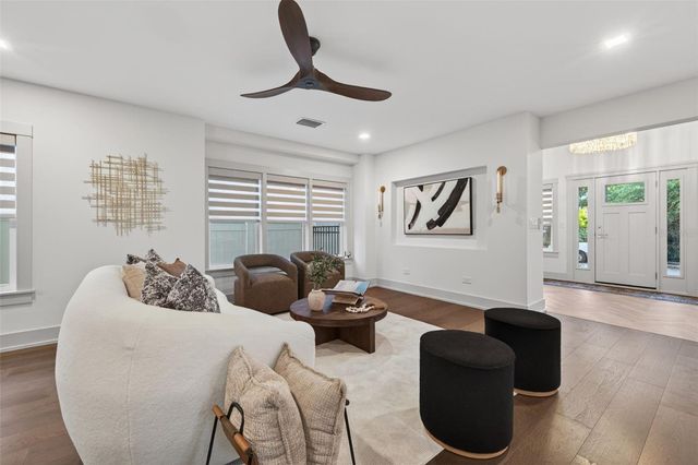 124 19TH AVENUE N, St Petersburg, FL 33704