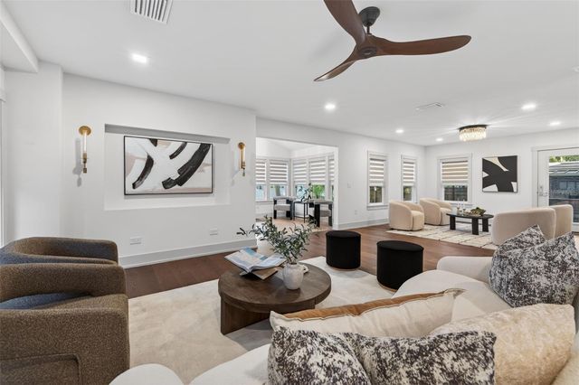 124 19TH AVENUE N, St Petersburg, FL 33704