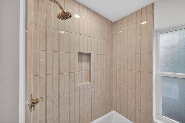 124 19TH AVENUE N, St Petersburg, FL 33704