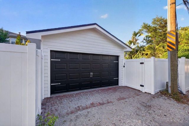 124 19TH AVENUE N, St Petersburg, FL 33704