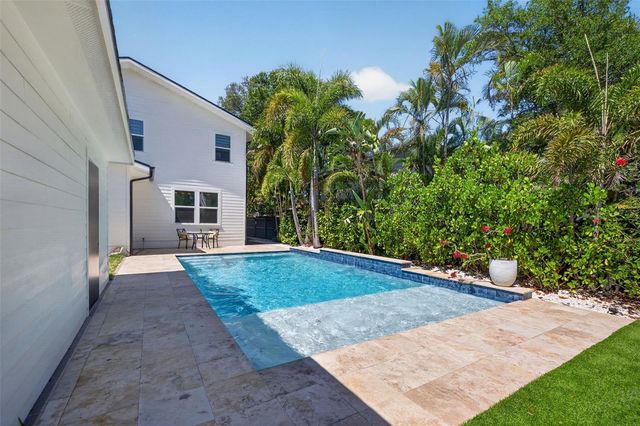 124 19TH AVENUE N, St Petersburg, FL 33704