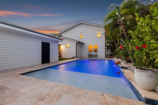 124 19TH AVENUE N, St Petersburg, FL 33704