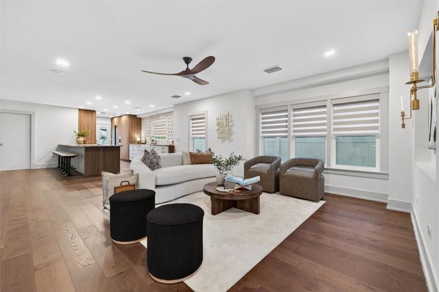 124 19TH AVENUE N, St Petersburg, FL 33704