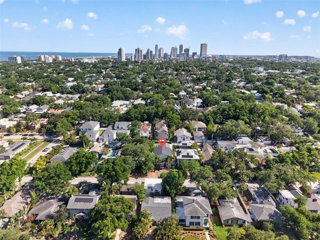 124 19TH AVENUE N, St Petersburg, FL 33704