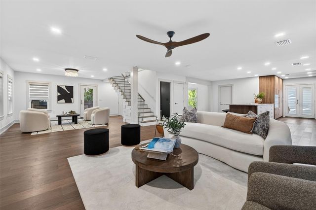 124 19TH AVENUE N, St Petersburg, FL 33704
