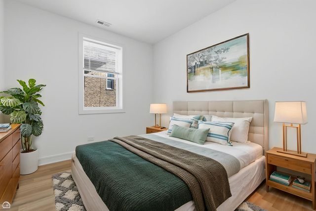 4841 S Prairie Avenue 3, Chicago, IL 60615