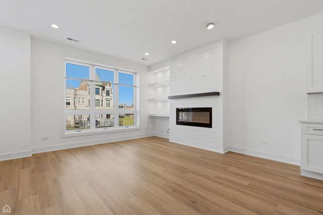 4841 S Prairie Avenue 3, Chicago, IL 60615