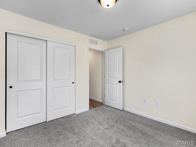 1079 Black Bear Drive, House Springs, MO 63051