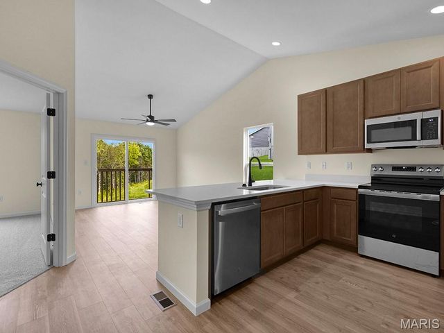 1079 Black Bear Drive, House Springs, MO 63051