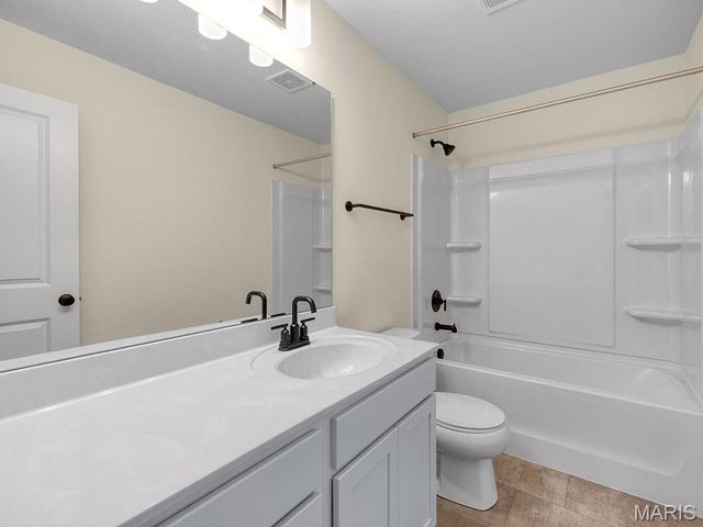 1079 Black Bear Drive, House Springs, MO 63051