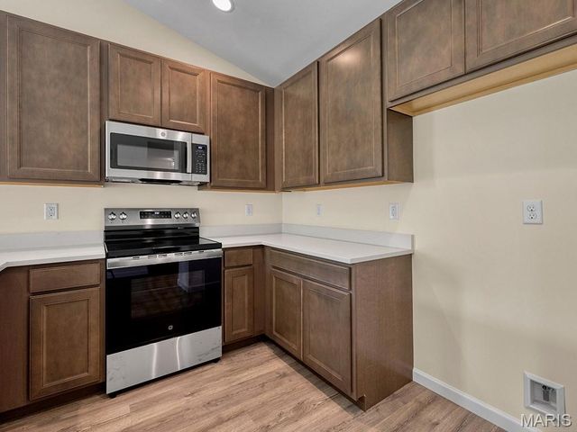 1079 Black Bear Drive, House Springs, MO 63051