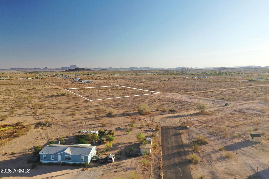 Image 2 of property listing at 0000 S 357th Drive 5, Tonopah, AZ 85354