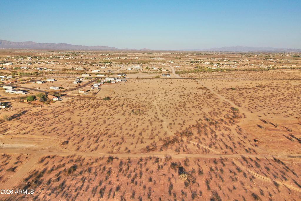 Image 7 of property listing at 0000 S 357th Drive 5, Tonopah, AZ 85354