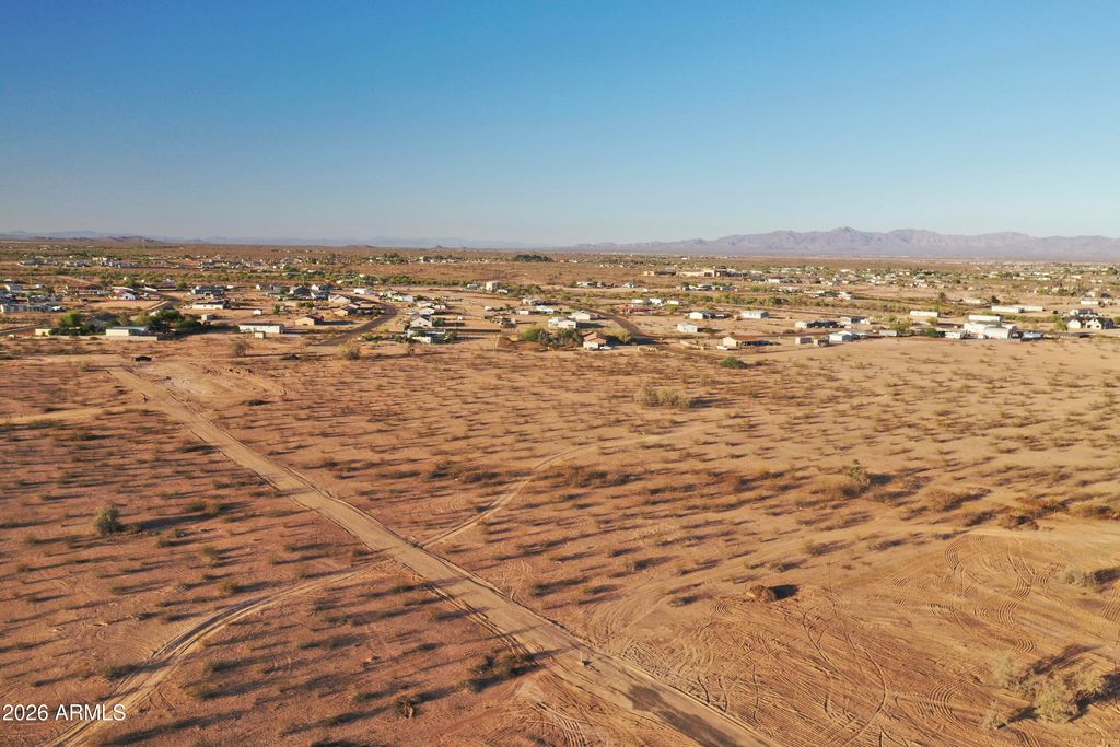 Image 8 of property listing at 0000 S 357th Drive 5, Tonopah, AZ 85354