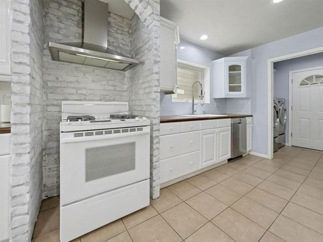 3203 Park Garden Drive, Houston, TX 77339