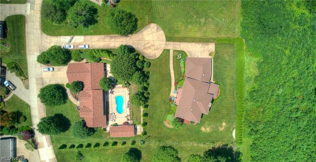 38 Silver Court, Vienna, WV 26105