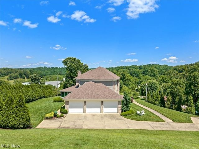38 Silver Court, Vienna, WV 26105