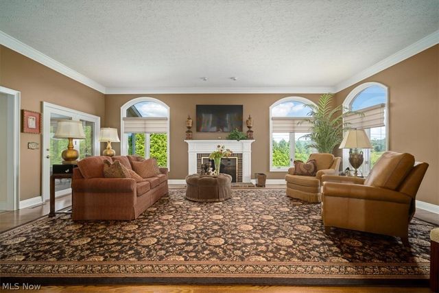 38 Silver Court, Vienna, WV 26105
