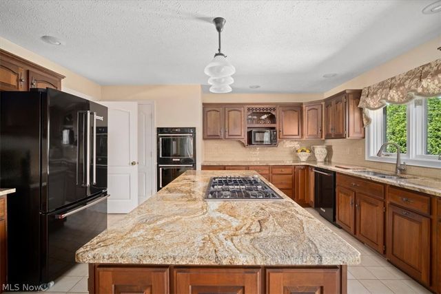 38 Silver Court, Vienna, WV 26105