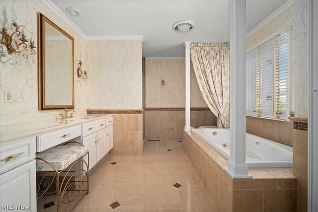 38 Silver Court, Vienna, WV 26105