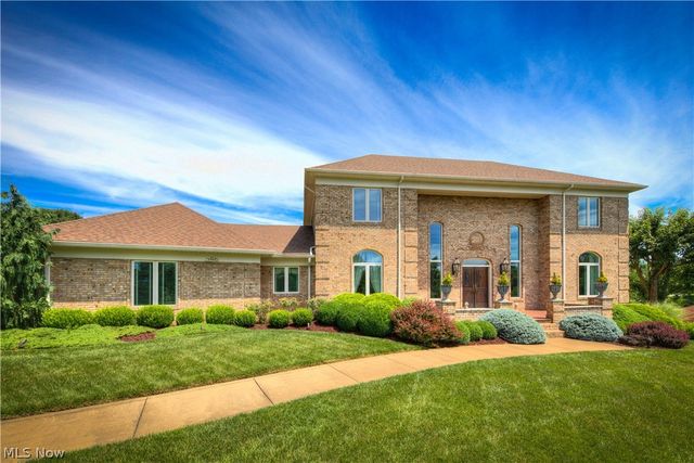 38 Silver Court, Vienna, WV 26105