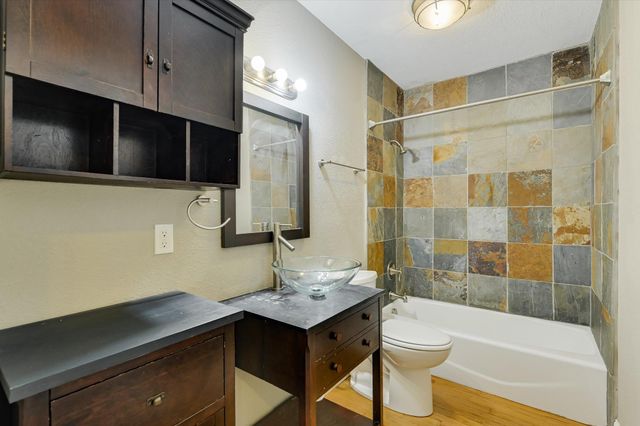 907 Chicon ST, Austin, TX 78702