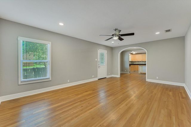 907 Chicon ST, Austin, TX 78702