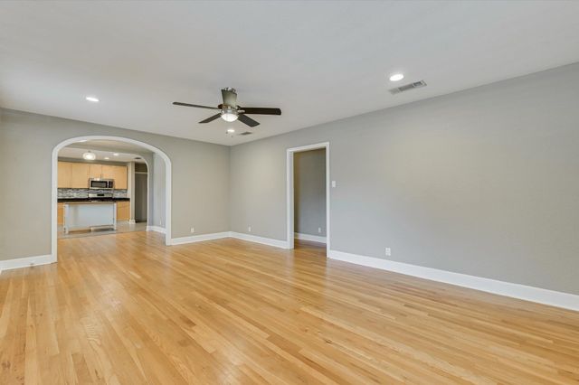 907 Chicon ST, Austin, TX 78702
