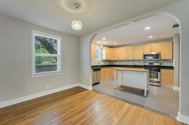 907 Chicon ST, Austin, TX 78702