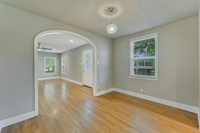 907 Chicon ST, Austin, TX 78702