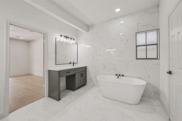 507 Commodore Way, Houston, TX 77079