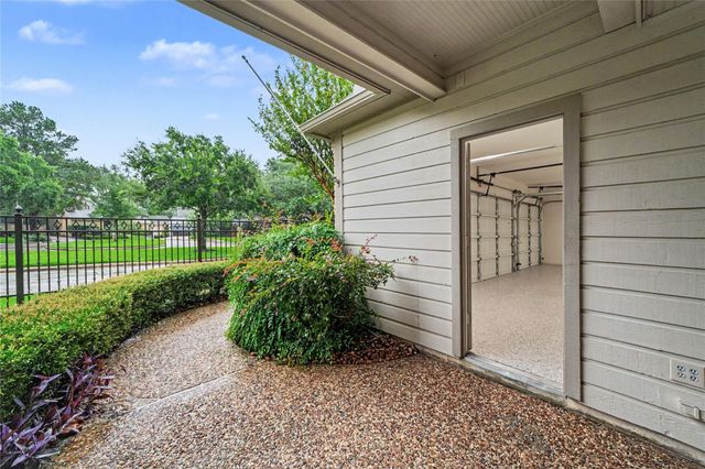 507 Commodore Way, Houston, TX 77079