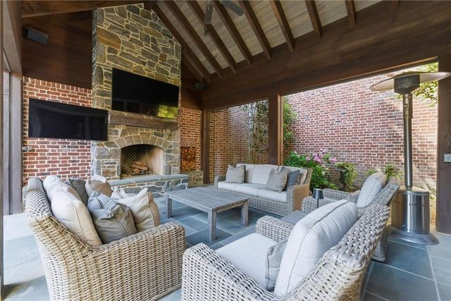 3275 Laramie Drive SE, Atlanta, GA 30339