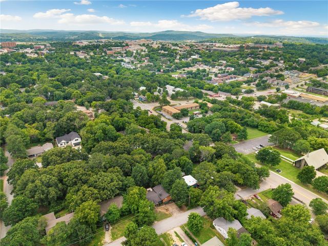 415 Holly Street, Fayetteville, AR 72703